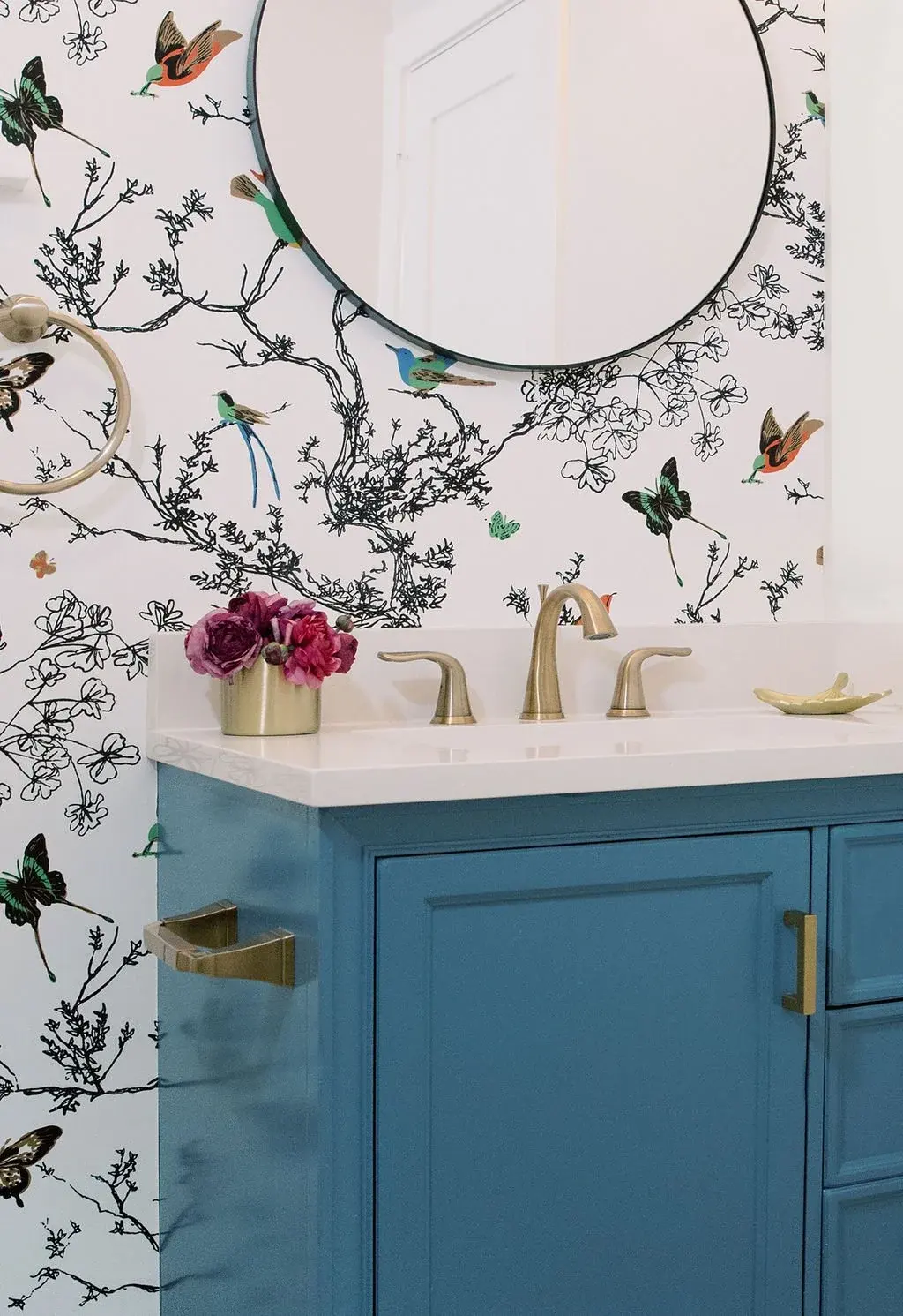 Lost Creek — Powder Room — before